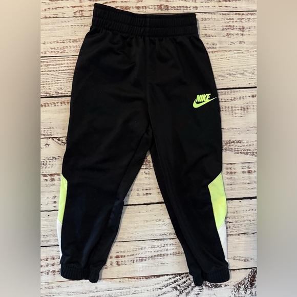 Nike Black Neon Yellow Athletic Pants Joggers 3T - Picture 1 of 1